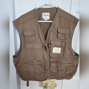 22 pocket Fishing Vest. New with tags Xxl